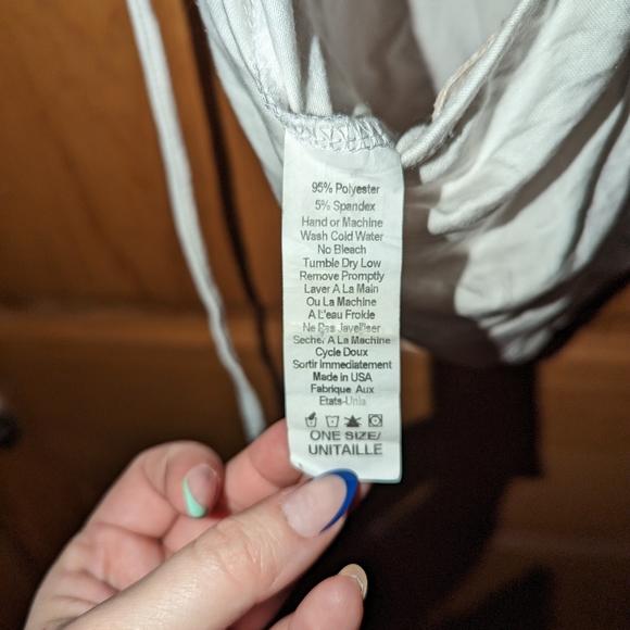 Cropped Halter Top🔴 - Picture 3 of 3